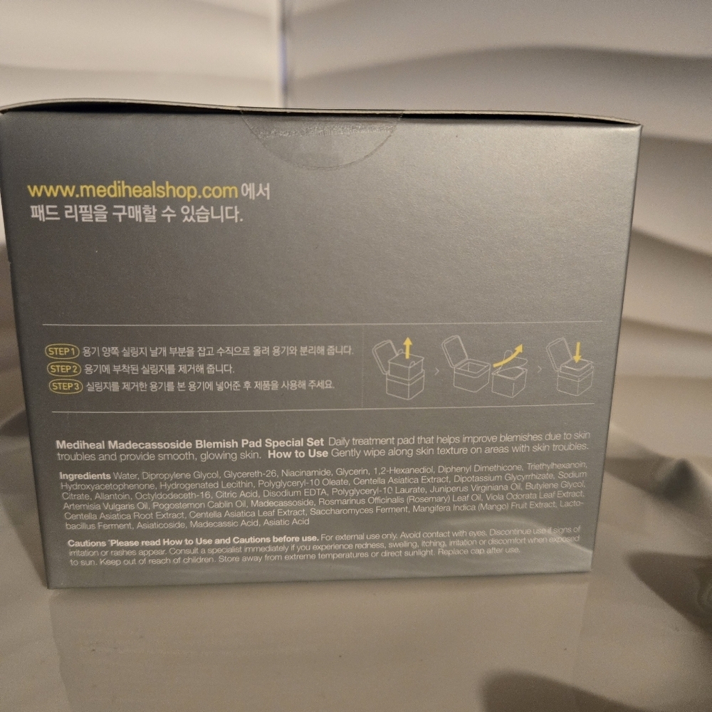Mediheal Madecassoside Blemish Pad 100 Pads - Picture 2 of 5